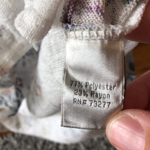 Lauren Conrad Runway lightweight floral sweater in size M - Picture 6 of 6